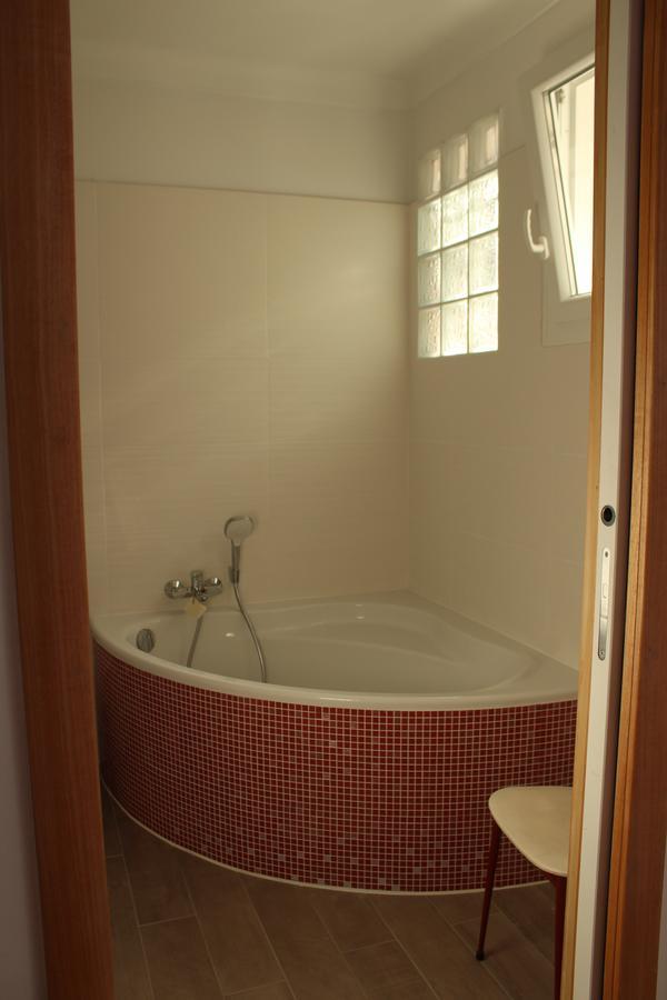 La Maison Blanche Bed and Breakfast Saint Aygulf Exterior foto